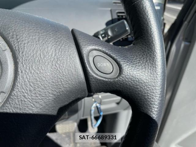 Toyota VOXY 2006-08 8873652-14