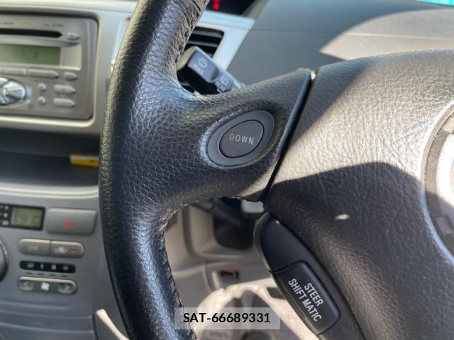 Toyota VOXY 2006-08 8873652-15