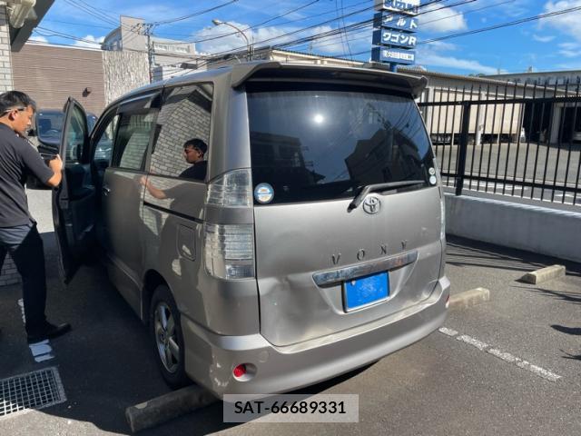 Toyota VOXY 2006-08 8873652-3