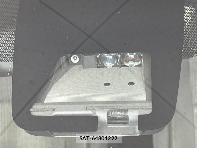 Toyota VOXY 2020-04 8873678-4