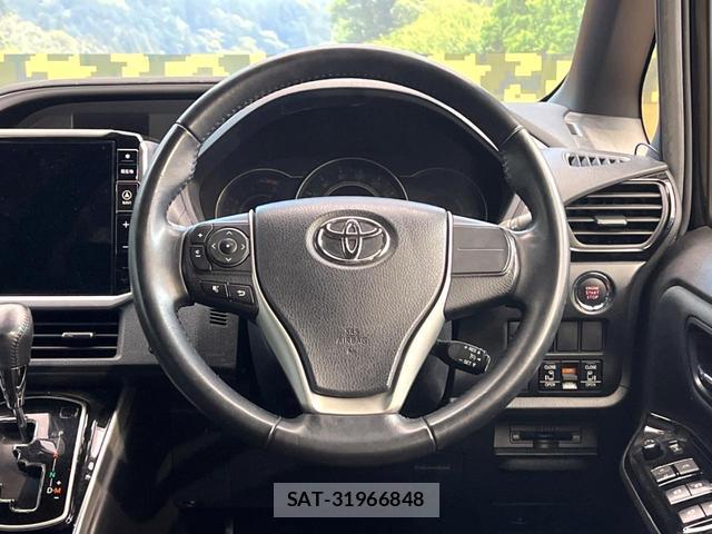 Toyota VOXY 2019-09 8873716-11