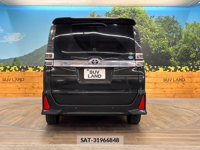 Toyota VOXY 2019-09 8873716-15