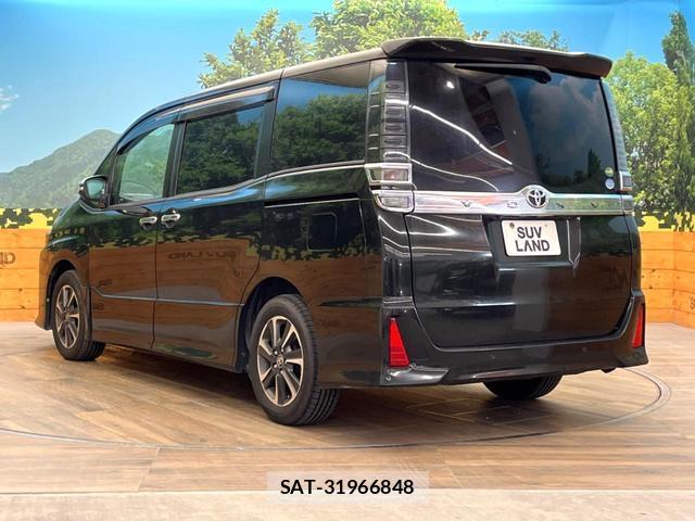Toyota VOXY 2019-09 8873716-16