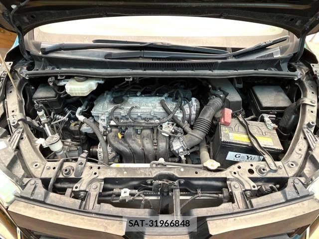 Toyota VOXY 2019-09 8873716-17