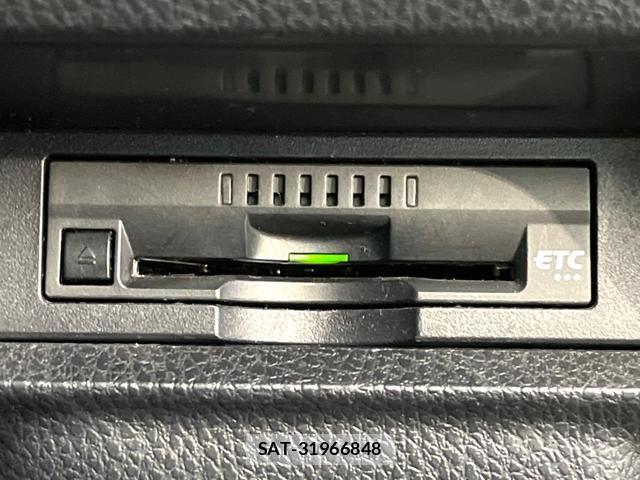 Toyota VOXY 2019-09 8873716-5
