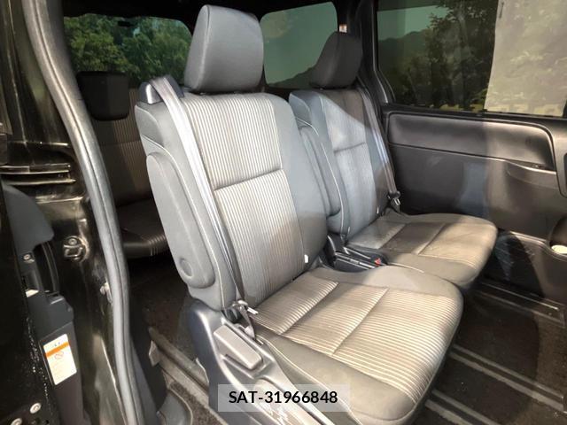 Toyota VOXY 2019-09 8873716-8