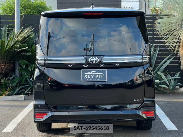Toyota VOXY 2026-08 8873933-11