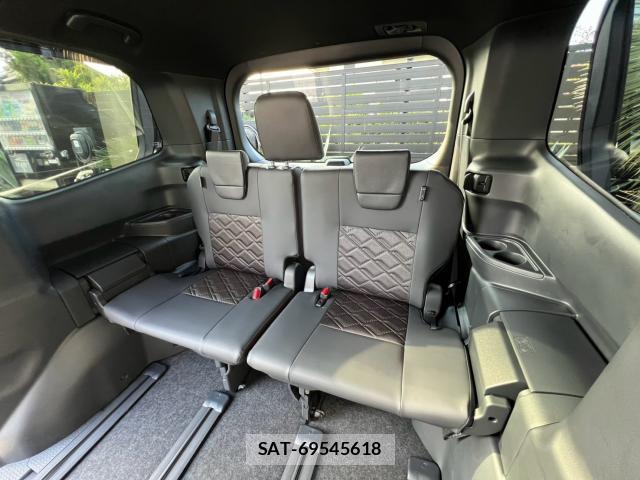 Toyota VOXY 2026-08 8873933-15