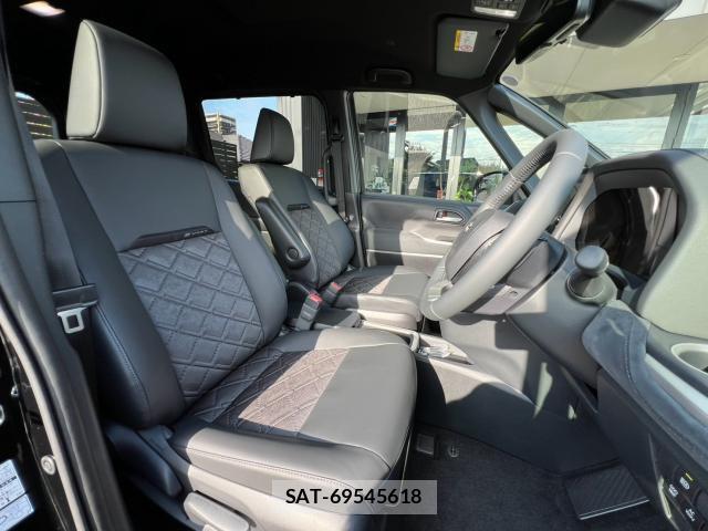 Toyota VOXY 2026-08 8873933-6