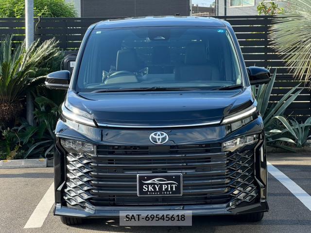 Toyota VOXY 2026-08 8873933-9
