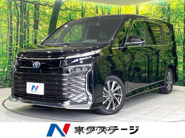 Toyota VOXY 2023-10 8873951-0