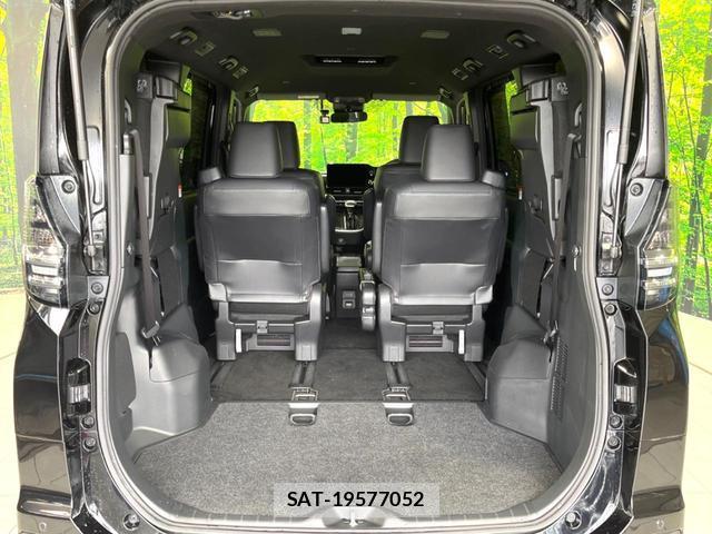 Toyota VOXY 2023-10 8873951-10
