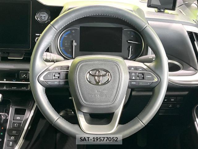 Toyota VOXY 2023-10 8873951-11