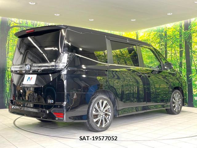 Toyota VOXY 2023-10 8873951-17
