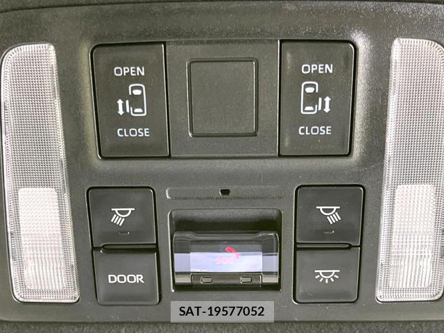 Toyota VOXY 2023-10 8873951-4