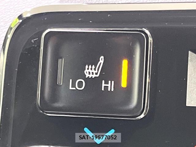 Toyota VOXY 2023-10 8873951-5