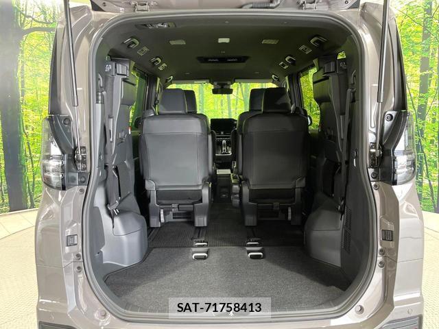 Toyota VOXY 2026-06 8874079-11