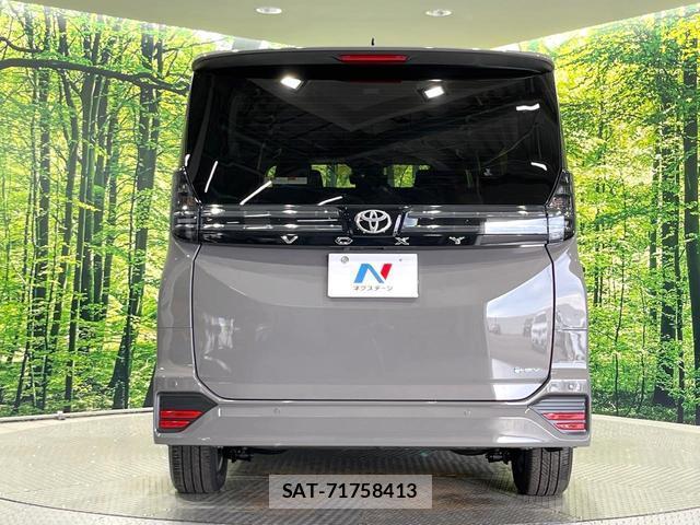 Toyota VOXY 2026-06 8874079-16