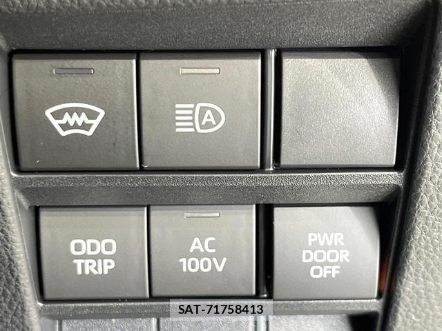 Toyota VOXY 2026-06 8874079-5