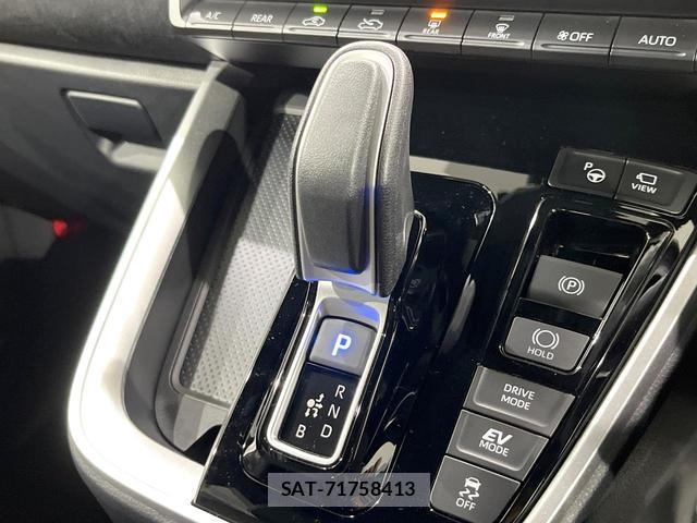 Toyota VOXY 2026-06 8874079-7