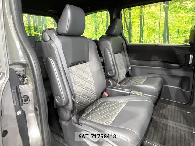 Toyota VOXY 2026-06 8874079-9