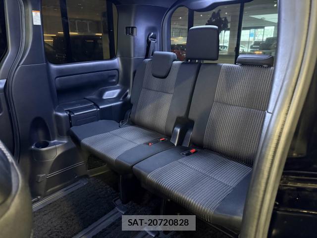 Toyota VOXY 2019-06 8874090-14
