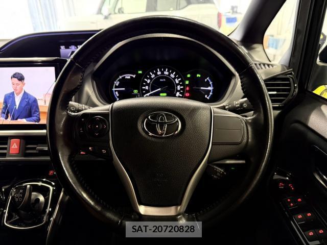 Toyota VOXY 2019-06 8874090-3