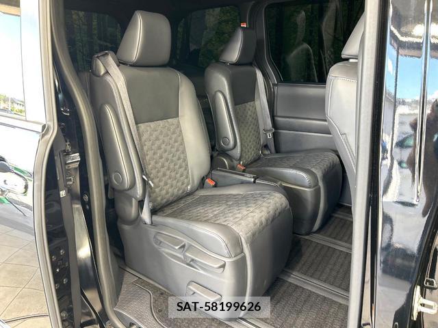 Toyota VOXY 2024-08 8874120-8