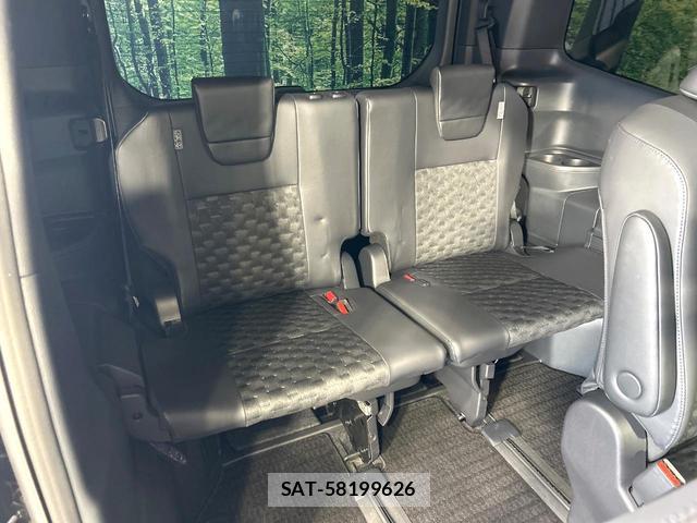 Toyota VOXY 2024-08 8874120-9