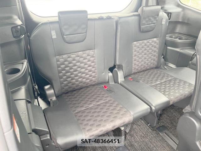 Toyota VOXY 2023-10 8874130-10