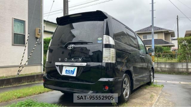 Toyota VOXY 2005-12 8874438-12