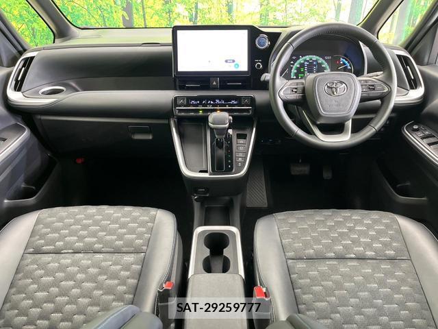 Toyota VOXY 2023-06 8874610-1