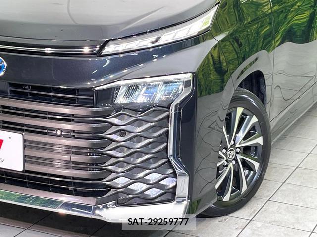 Toyota VOXY 2023-06 8874610-11