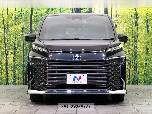 Toyota VOXY 2023-06 8874610-13