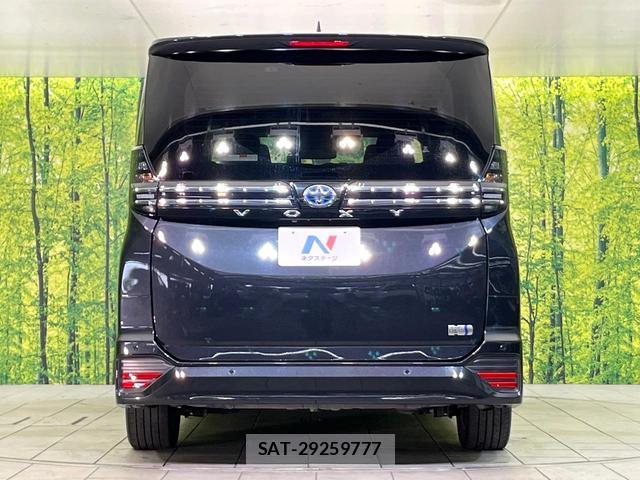 Toyota VOXY 2023-06 8874610-14