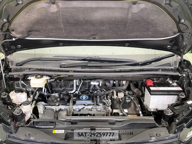 Toyota VOXY 2023-06 8874610-17