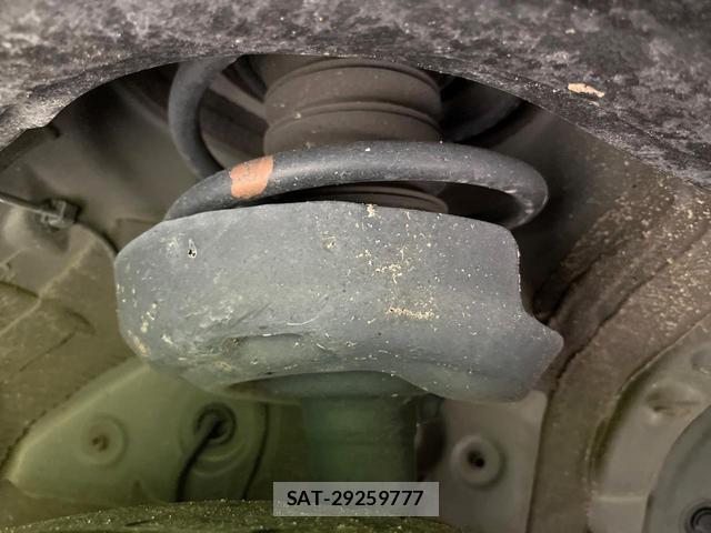 Toyota VOXY 2023-06 8874610-19