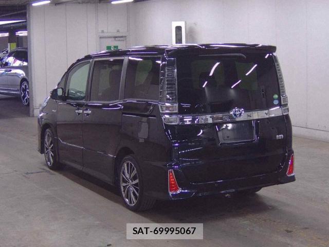 Toyota VOXY 2019-02 8874757-1