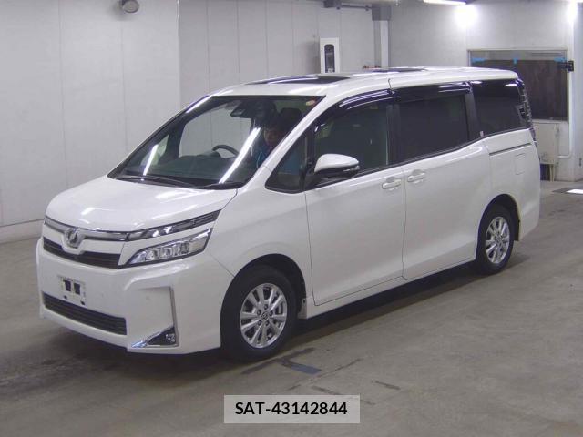 Toyota VOXY 2019-09 8874767-4