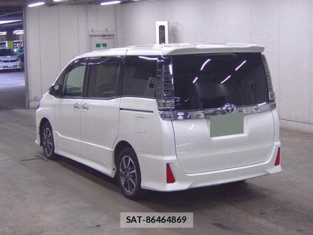 Toyota VOXY 2021-03 8874771-1