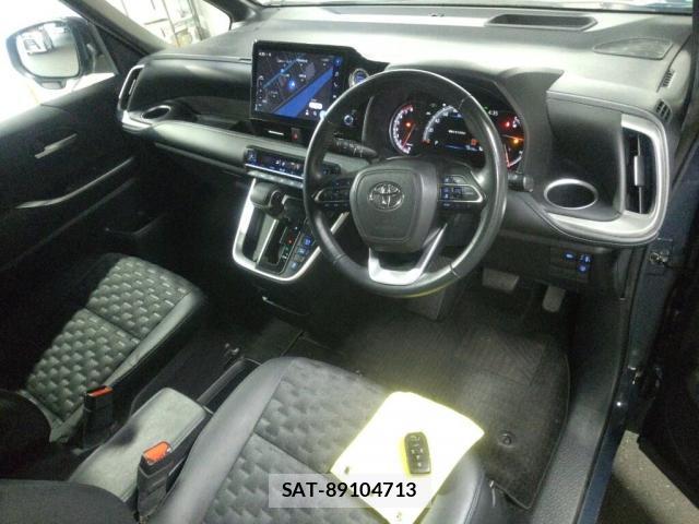 Toyota VOXY 2022-07 8874788-2