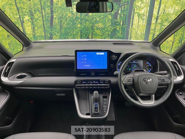 Toyota VOXY 2025-11 8874841-1
