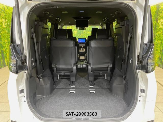 Toyota VOXY 2025-11 8874841-10