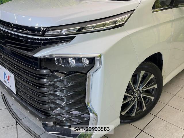 Toyota VOXY 2025-11 8874841-12