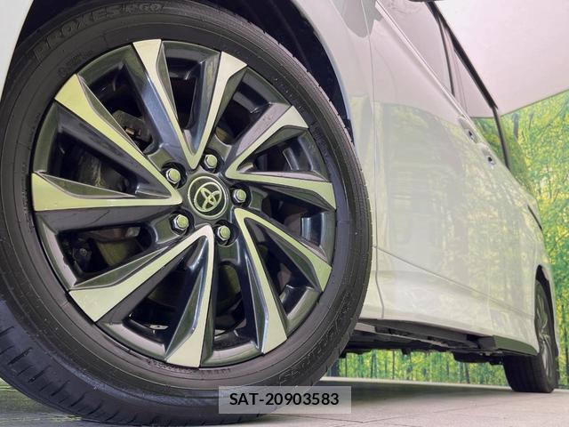Toyota VOXY 2025-11 8874841-13