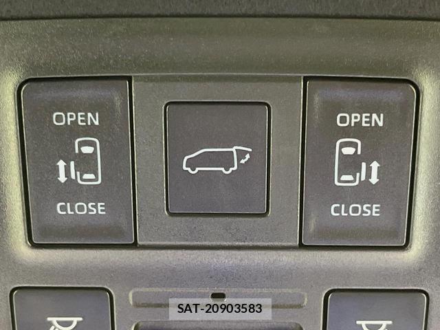 Toyota VOXY 2025-11 8874841-6