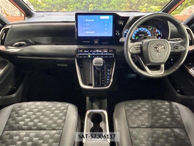 Toyota VOXY 2024-08 8874847-1
