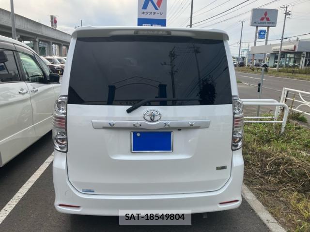Toyota VOXY 2009-07 8874948-13