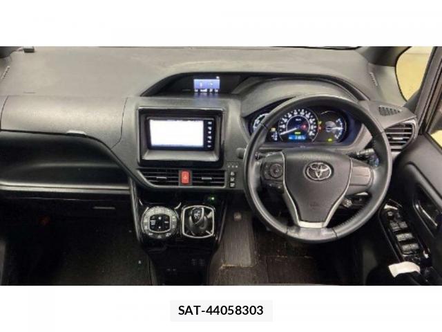 Toyota VOXY 2020-05 8875343-2