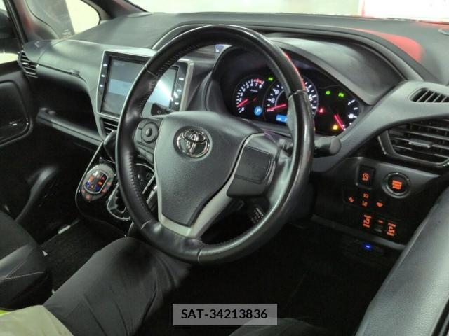 Toyota VOXY 2021-02 8875380-2